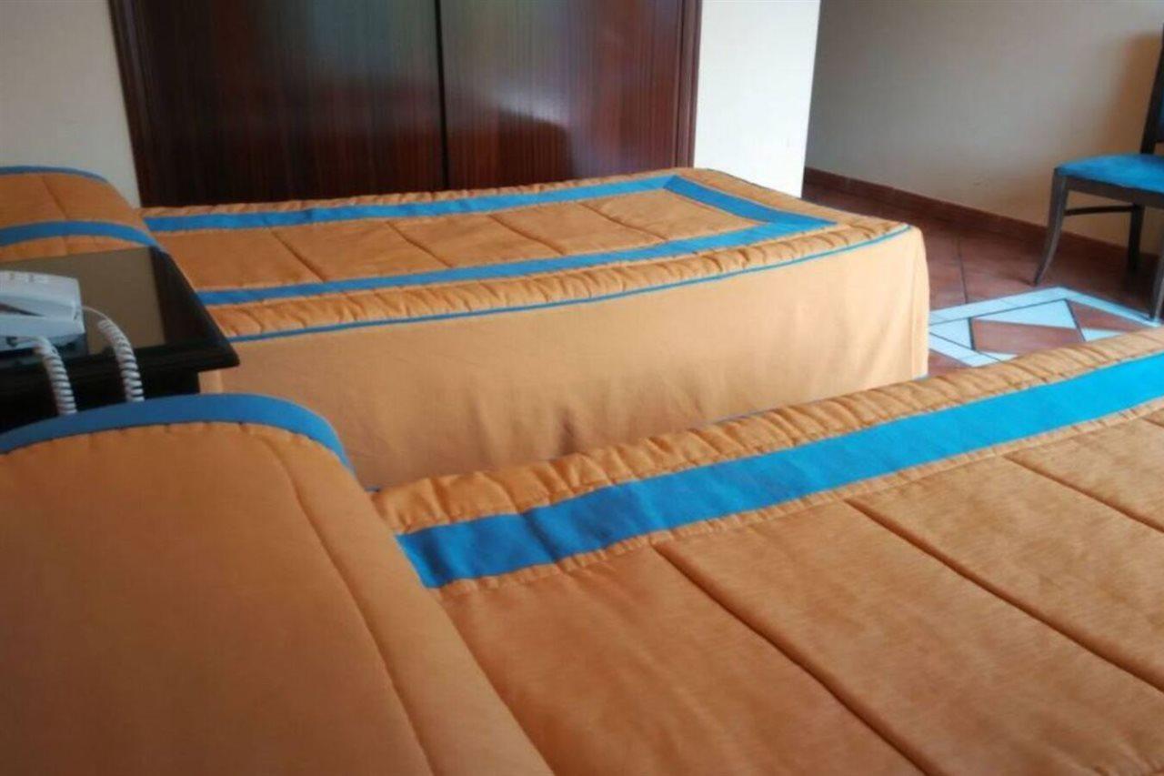 Hotel Calderon Cenes De La Vega Dış mekan fotoğraf