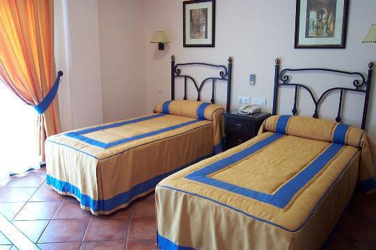 Hotel Calderon Cenes De La Vega Oda fotoğraf